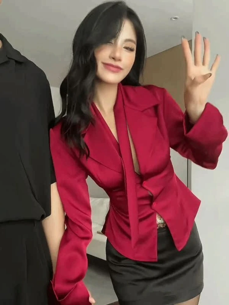 Vintage Collectible Clothing - Button Up Slim Fit Female Tops