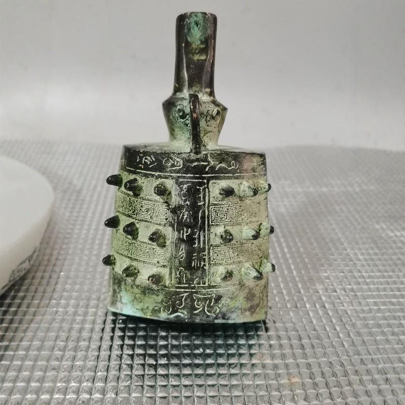 Vintage Green Rust Metal Chime - Vintage Collectible Bells ulasan dan harga